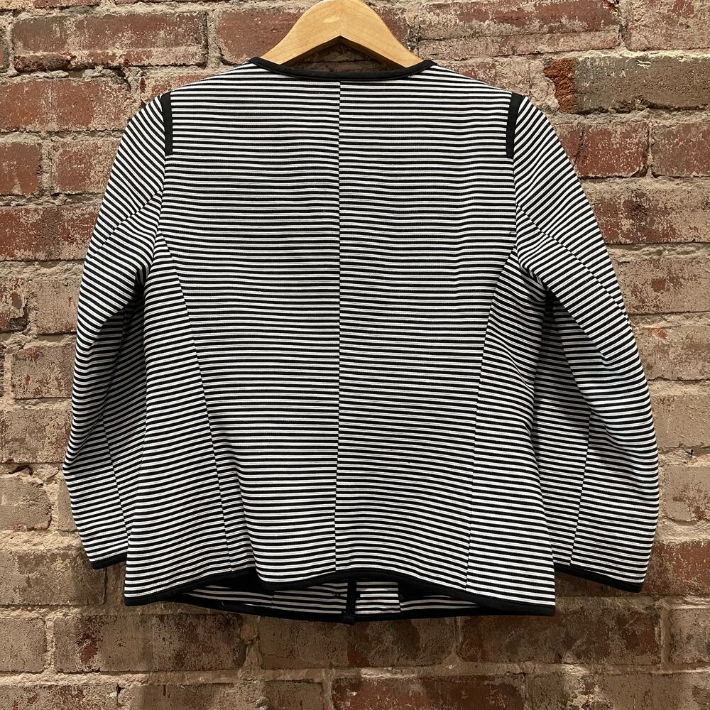 Talbots Striped‎ Black & White Blazer Jacket Size 4P - Picture 7 of 7